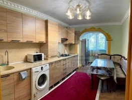 Продается 3-комнатная квартира Жуковского ул, 100  м&sup2;, 60000 рублей