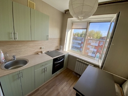 Продается 1-комнатная квартира 40-летия Победы пр-кт, 32.1 м², 3200000 рублей